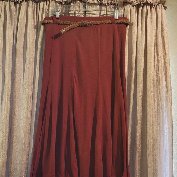Women's skirt with belt - Picture 3 of 5